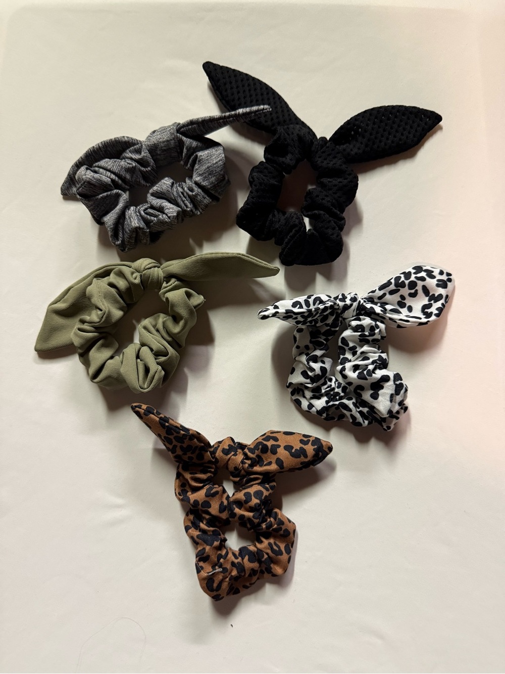 GAP Multi-Pack Hair Scrunchies in Black, Olive, Gray, White/Black, Brown Leopard